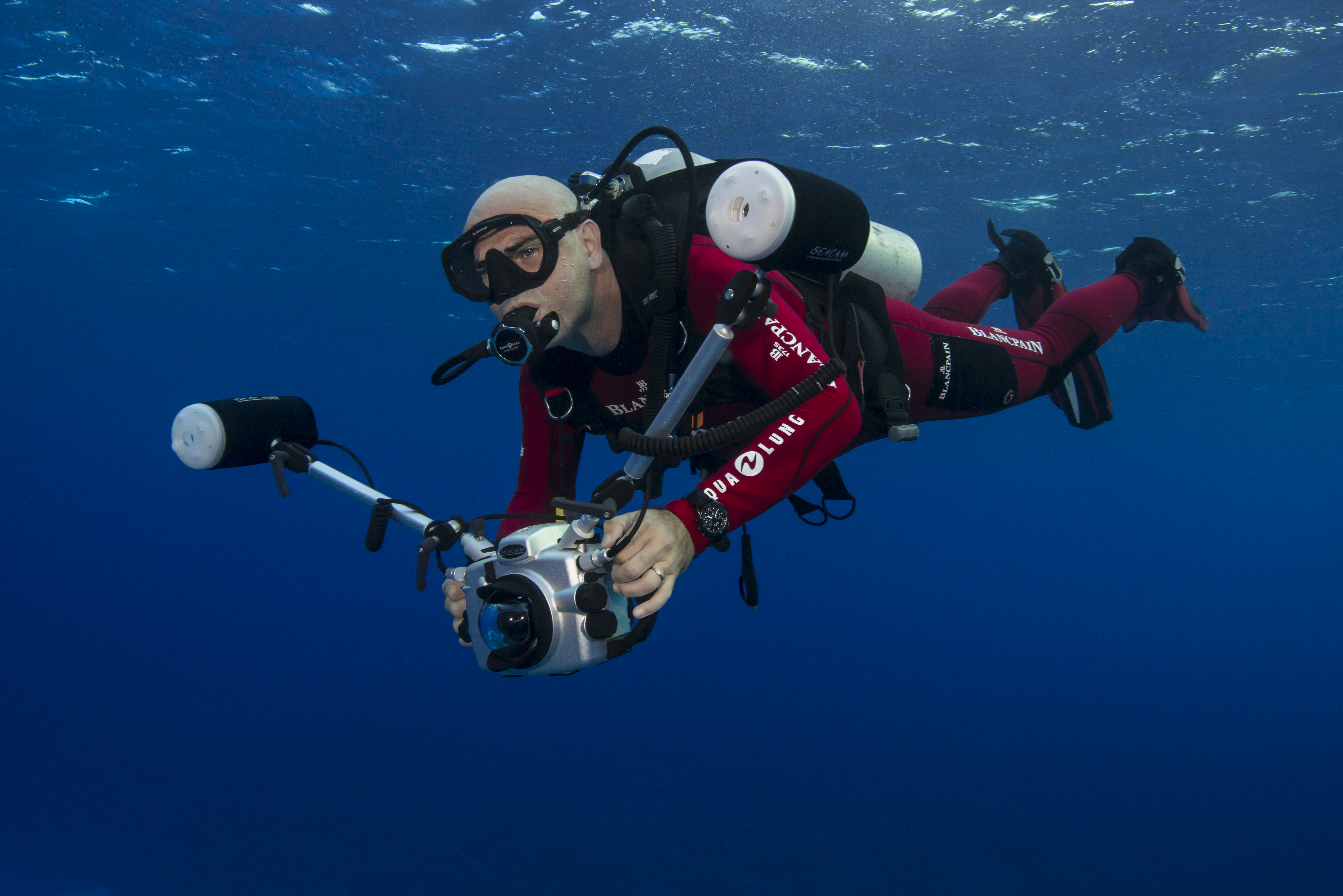 Marc A. Hayek, President and CEO of Blancpain, diving in Fakarava, French Polynesia, during the 2014 Blancpain Diving Experience expedition ©Mark Strickland (1)